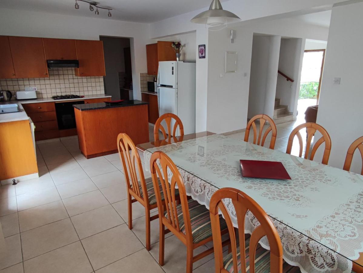 Villa Rina Paphos Exterior foto