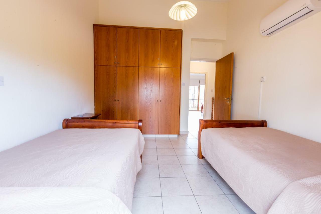 Villa Rina Paphos Exterior foto